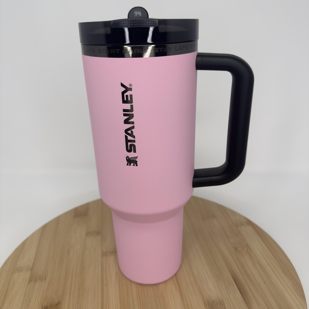 Stanley Messi GOAT Quencher ProTour Tumbler 40oz Pink Insulated Handle Lid Straw